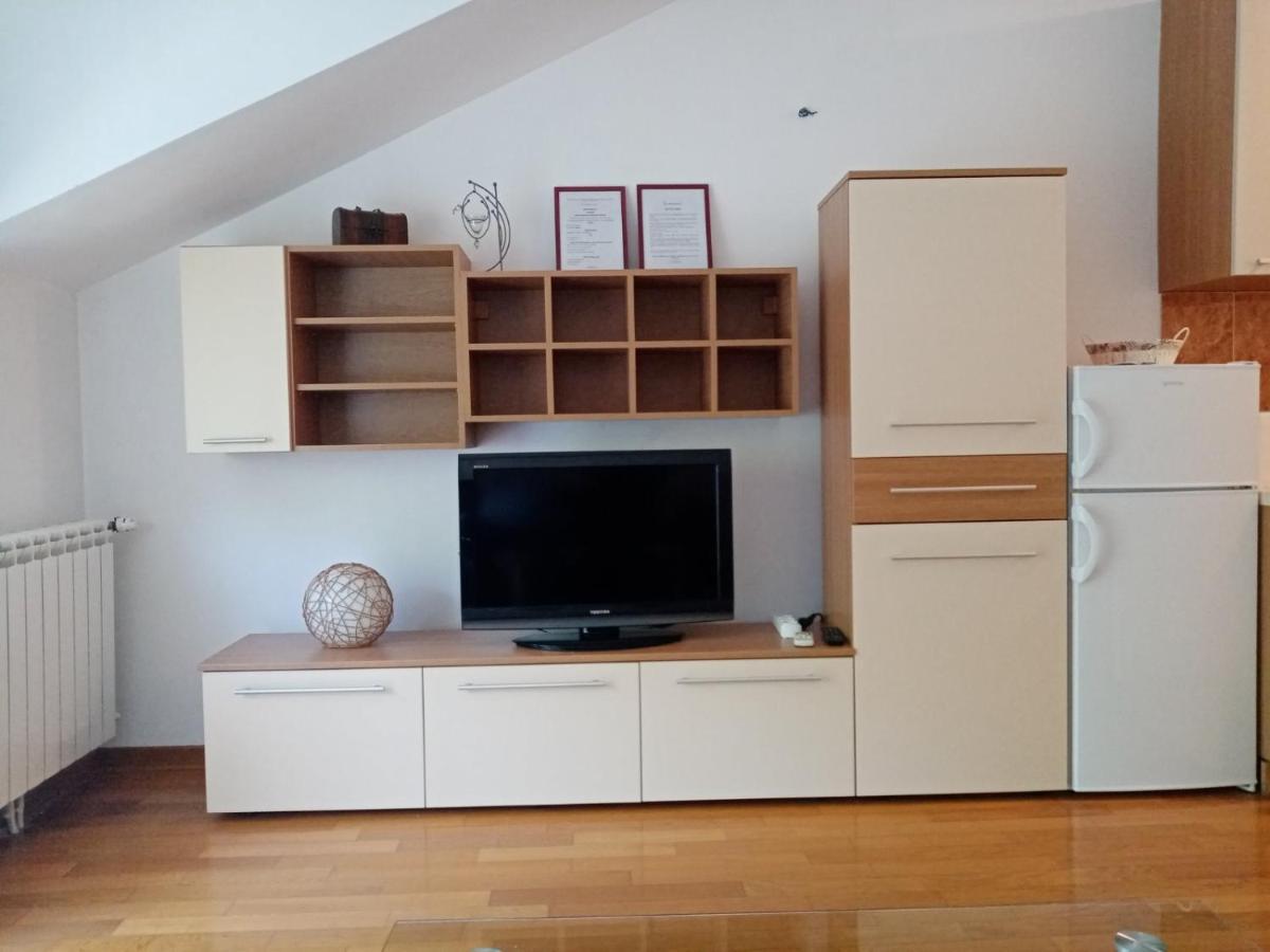 Appartamento Apartman Romansa Vrnjačka Banja Esterno foto