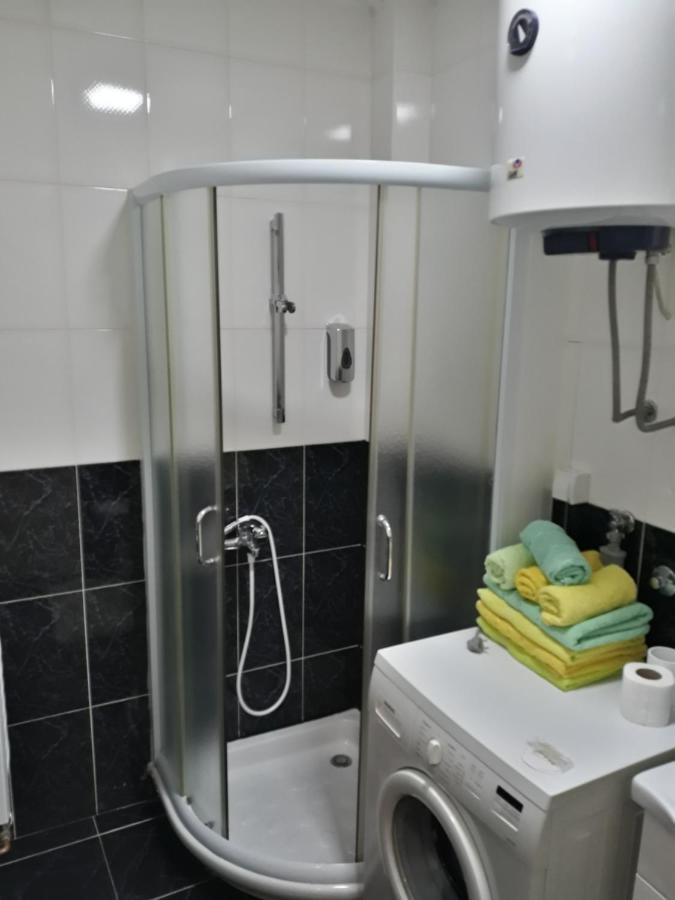 Appartamento Apartman Romansa Vrnjačka Banja Esterno foto