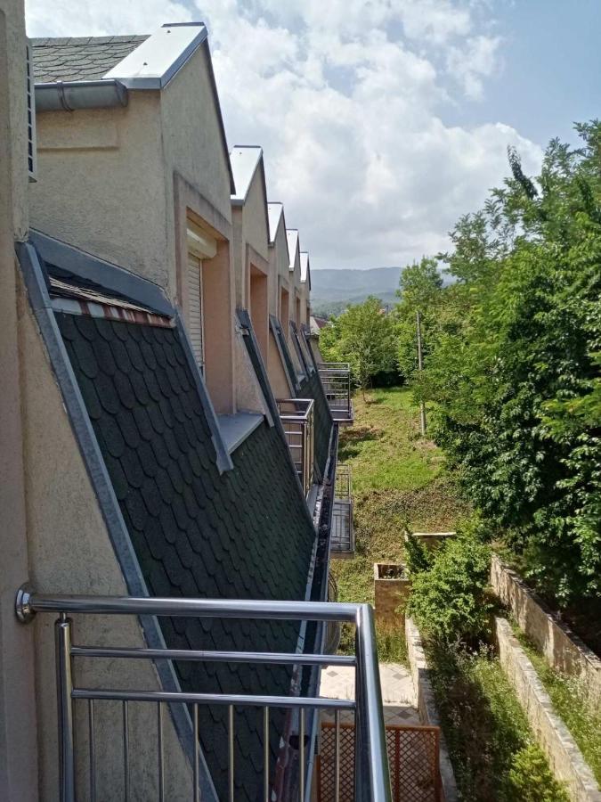 Appartamento Apartman Romansa Vrnjačka Banja Esterno foto